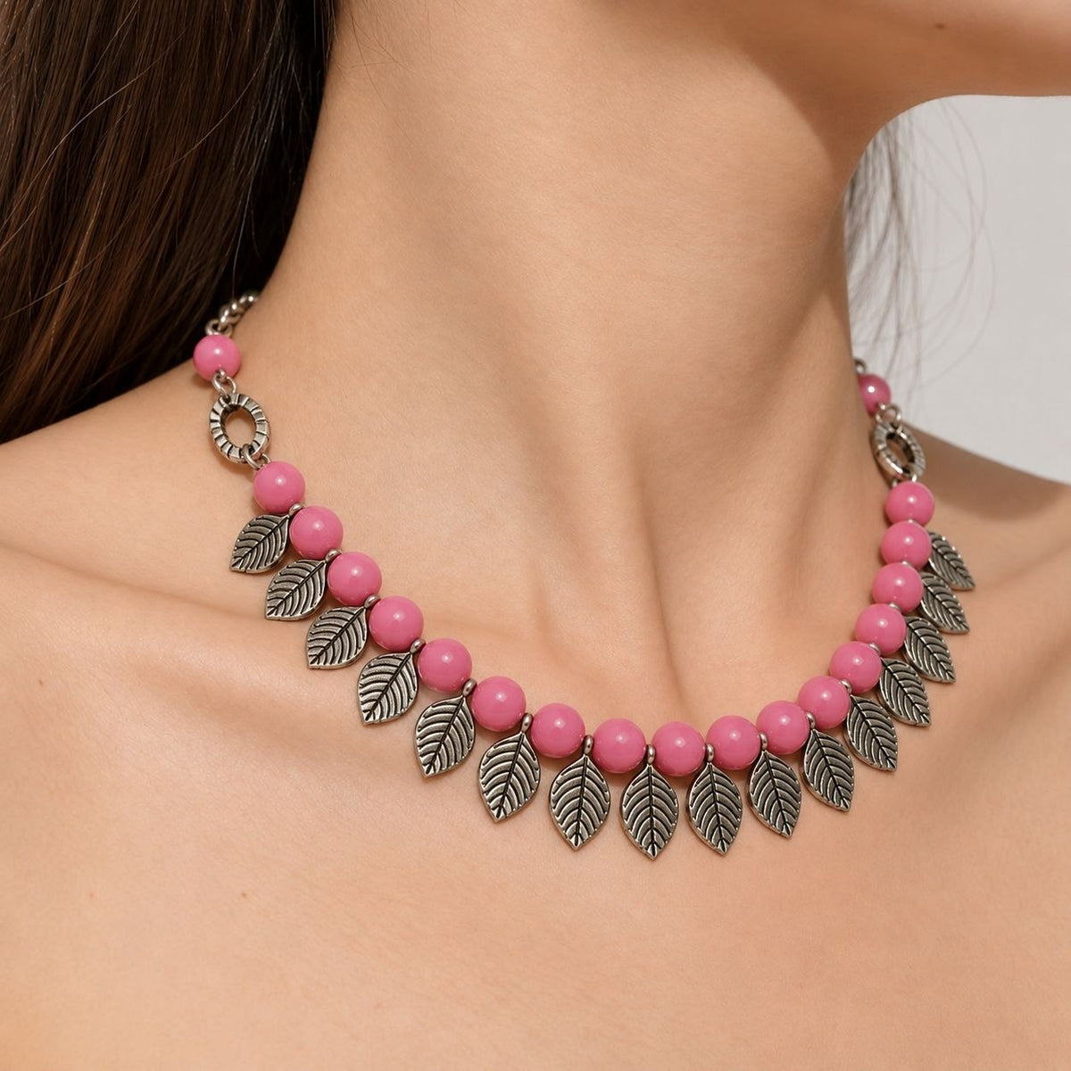 Flora · Collar